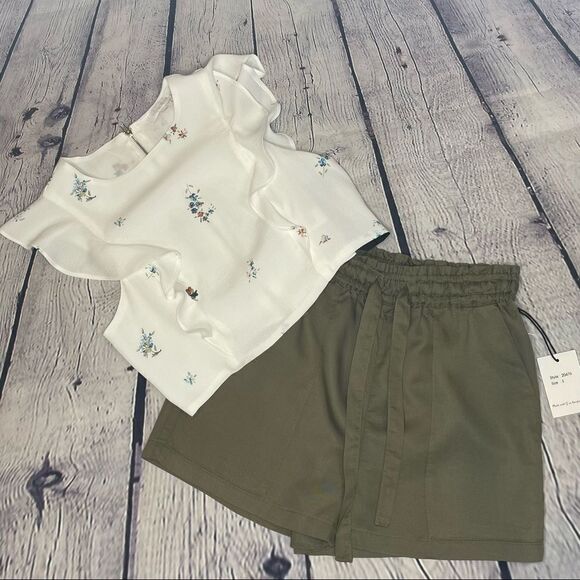 High Waist Shorts - Picture 2 of 8